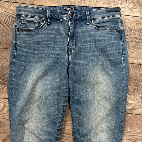 Abercrombie & Fitch Harper Ankle Jeans - Picture 5 of 8